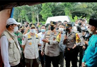Kapolda Tinjau Pospel Terpadu Lebaran di Perbatasan Riau - Sumut