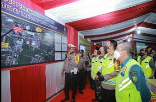 Kapolda Bersama Forkopimda Riau Patroli Keliling Pekanbaru Malam Takbiran