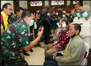 Panglima TNI Tinjau Karya Bakti TNI Skala Besar Madiun