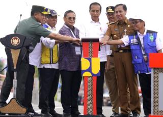 Panglima TNI Dampingi Presiden Resmikan Sejumlah Proyek di Jawa Tengah