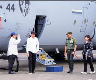 Panglima TNI Dampingi Presiden Serahkan Super Hercules C-130 J